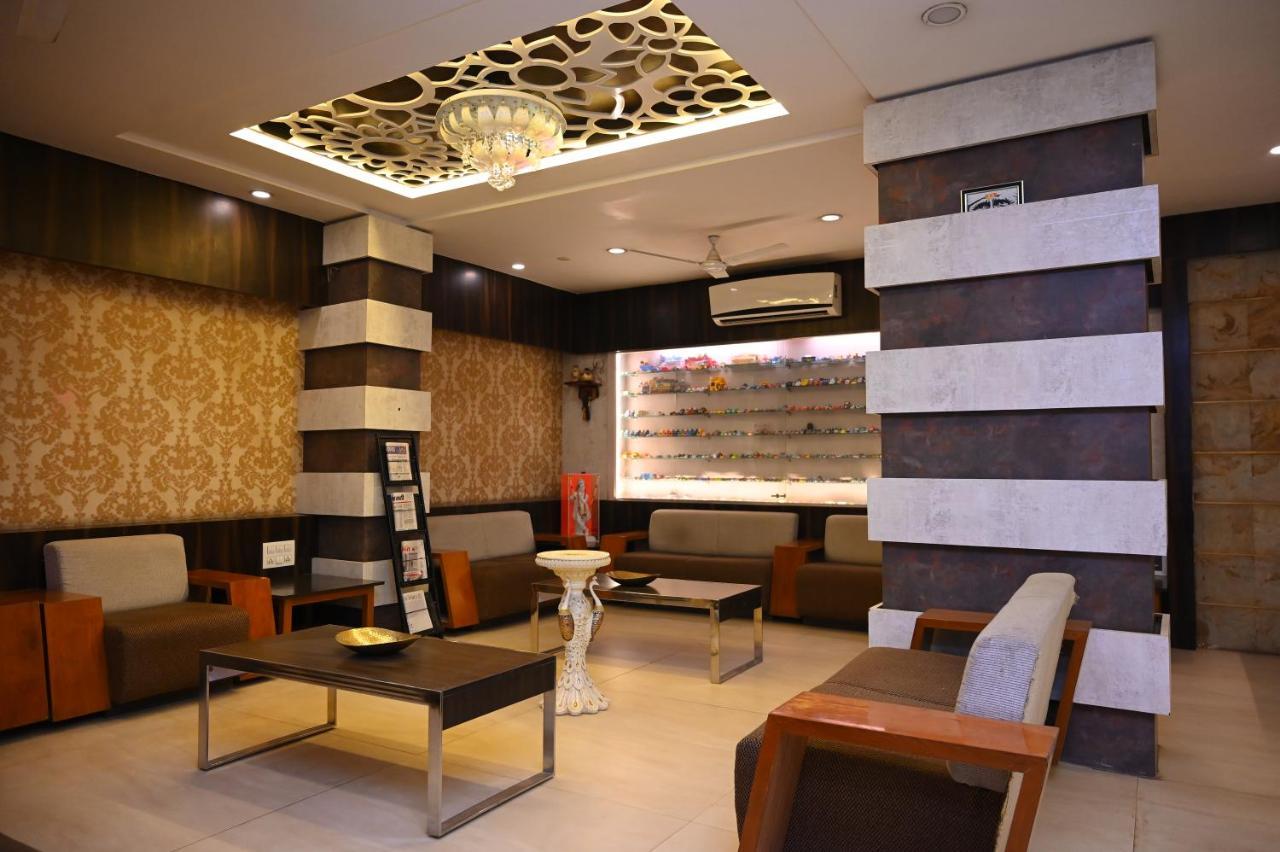 Hotel Center Point Solapur Bagian luar foto